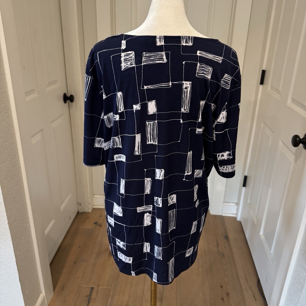 Chico's Navy Abstract Top Artsy Scoop Neck Blouse Womens Size L 2 Nautical - Picture 2 of 6